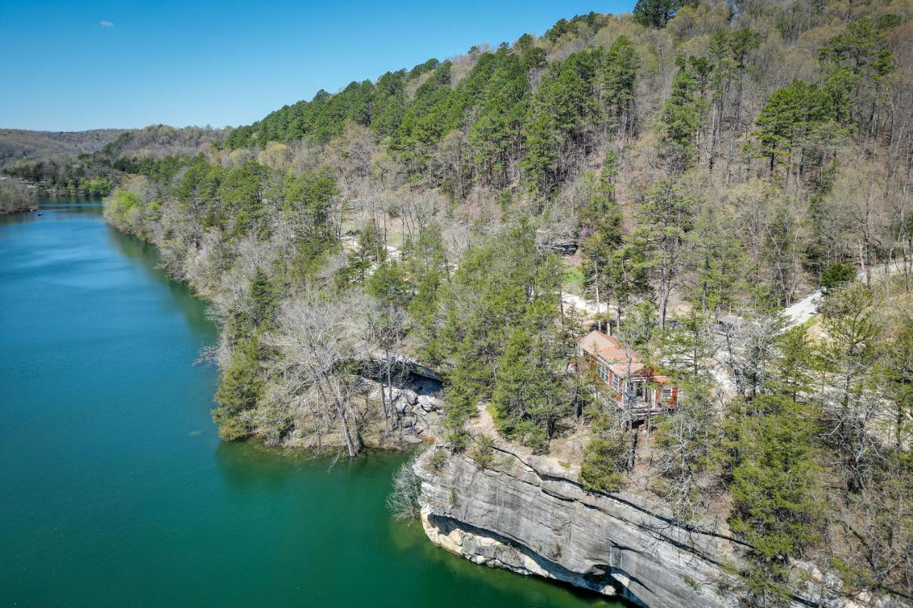 Cliffside Eureka Springs Cabin With Beaver Lake View Bagian luar foto