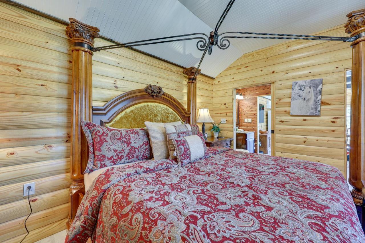Cliffside Eureka Springs Cabin With Beaver Lake View Bagian luar foto